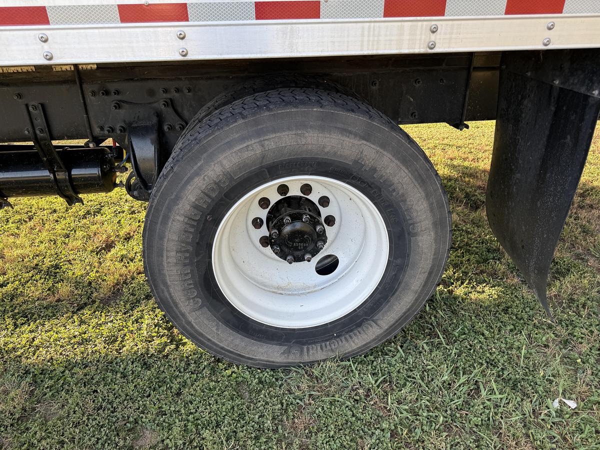 Used 2021 Freightliner 26' M2