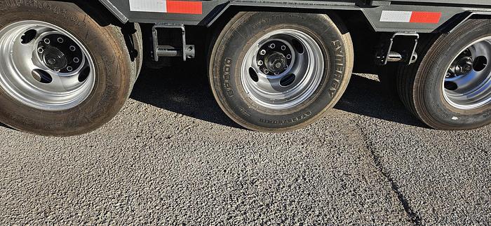 Used 2018 Maxx-D Flatbed Gooseneck Trailer