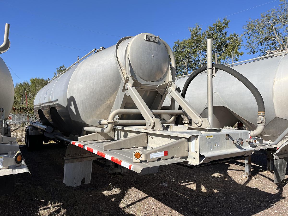 Used 2012 Heil 1040 Pneumatic Trailers