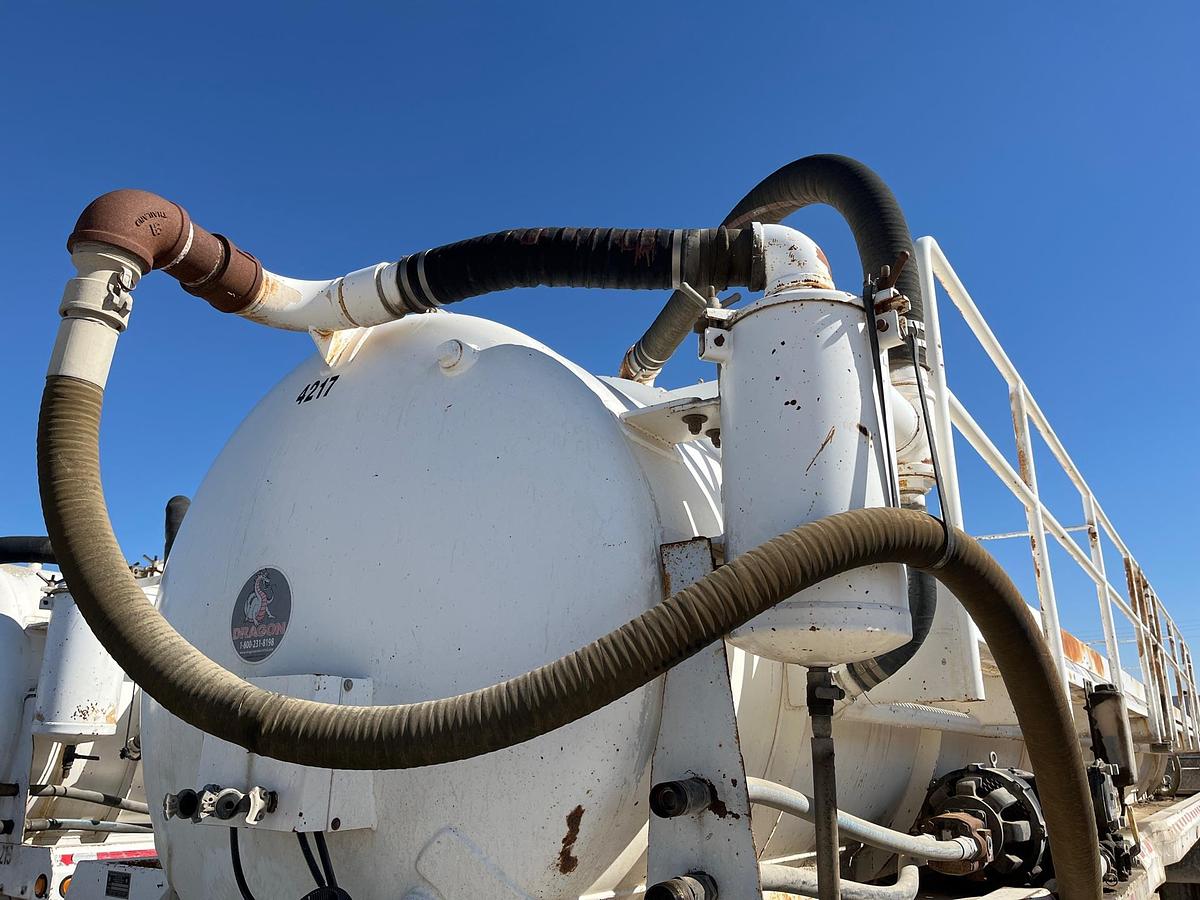 Used 2011 Dragon Vac Tank Trailers