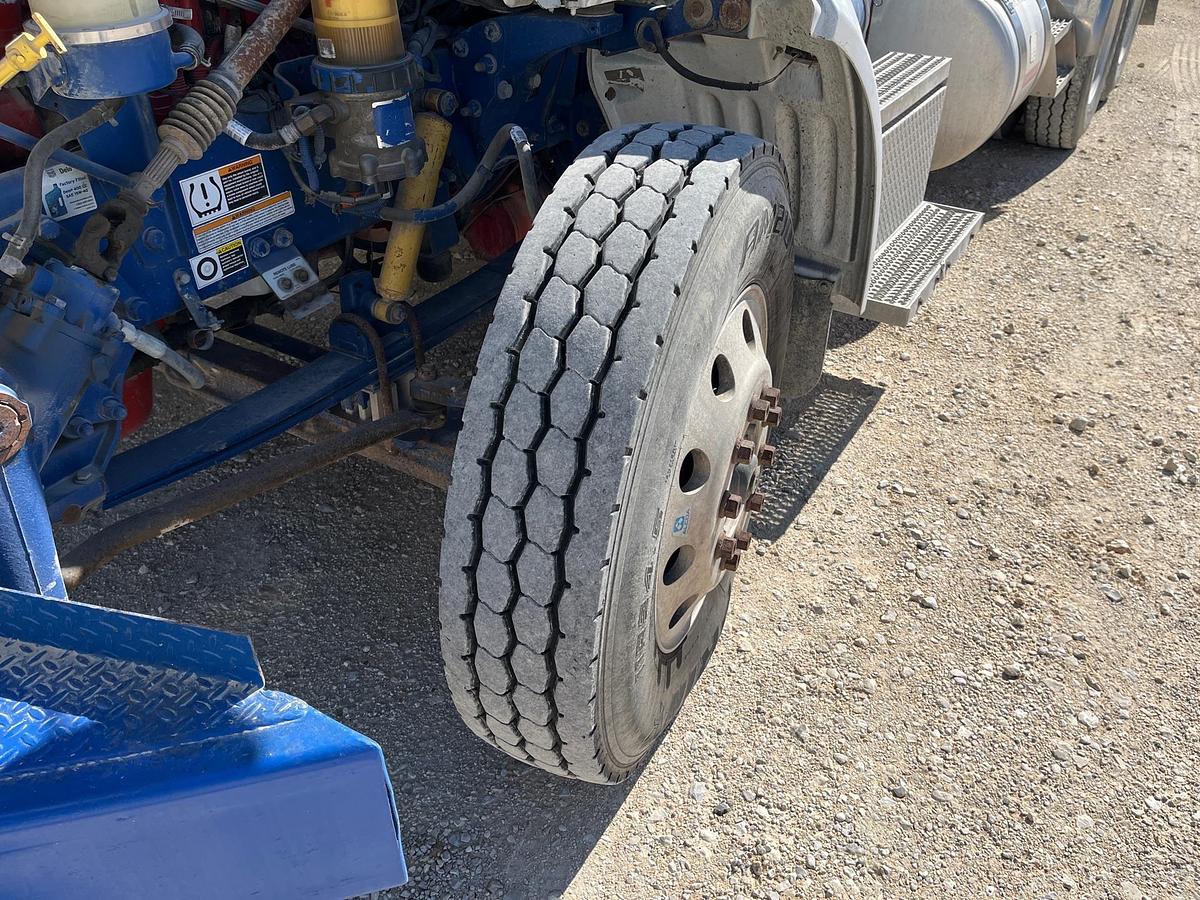 Used 2012 Peterbilt 365 Winch Truck