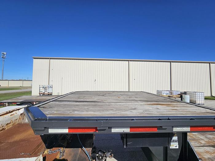 Used 2018 Maxx-D Flatbed Gooseneck Trailer