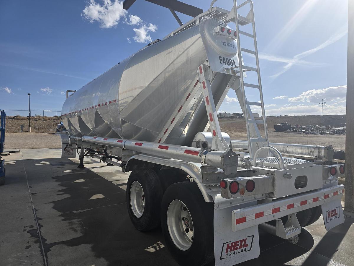 Used 2004 Tremcar  1600 cu.ft. Food Grade Pneumatic