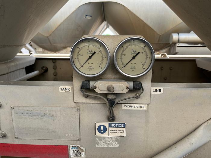 Used 2015 Heil 1040 cu.ft.