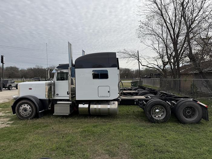 Used 2024 Peterbilt 389