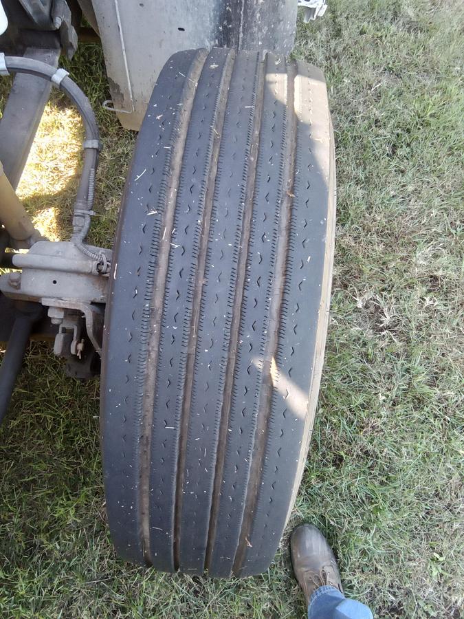 Used 2004 Kenworth T600 Sleeper