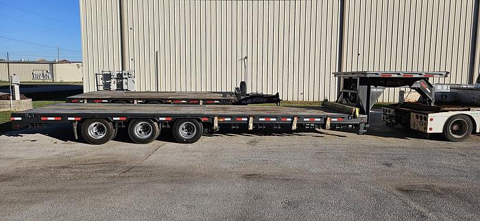 Used 2018 Maxx-D Flatbed Gooseneck Trailer