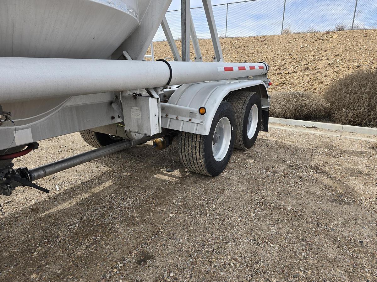 Used 2004 J & L 1636 cu.ft.