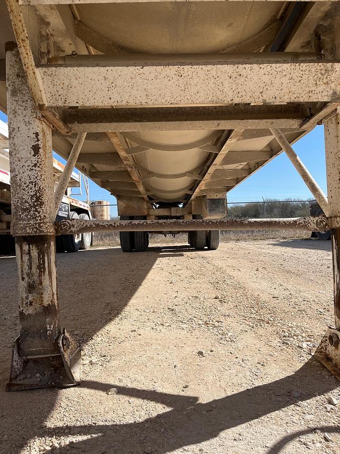 Used 2011 Dragon Vac Tank Trailers