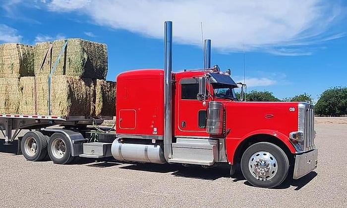Used 2022 Peterbilt 389 Sleeper