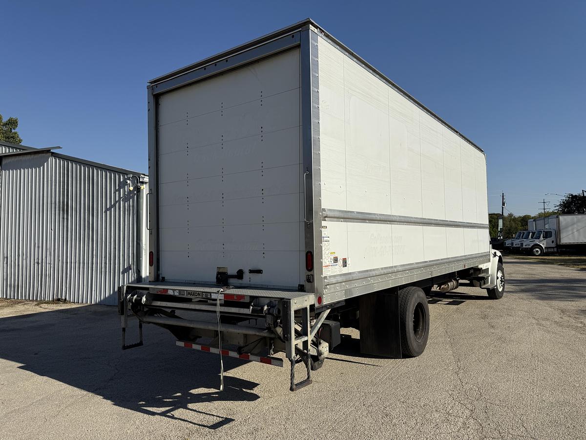 Used 2021 Freightliner 26' M2 106