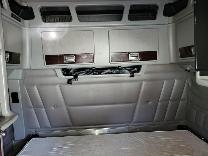 Used 2023 Peterbilt 389