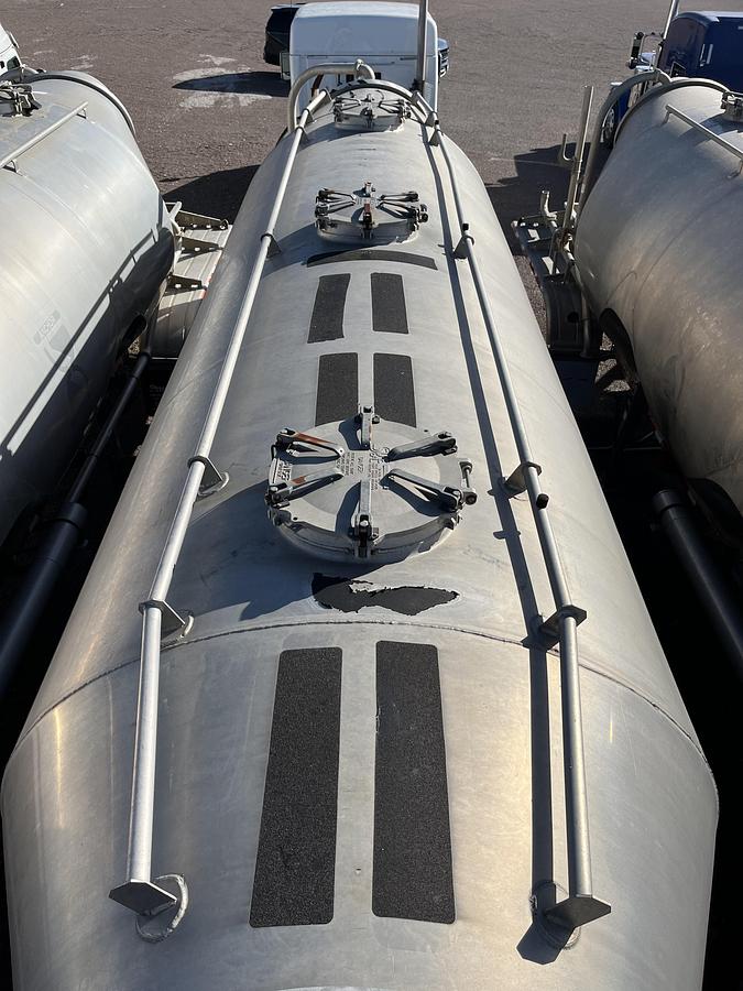 Used 2011 Polar Pneumatic Trailer