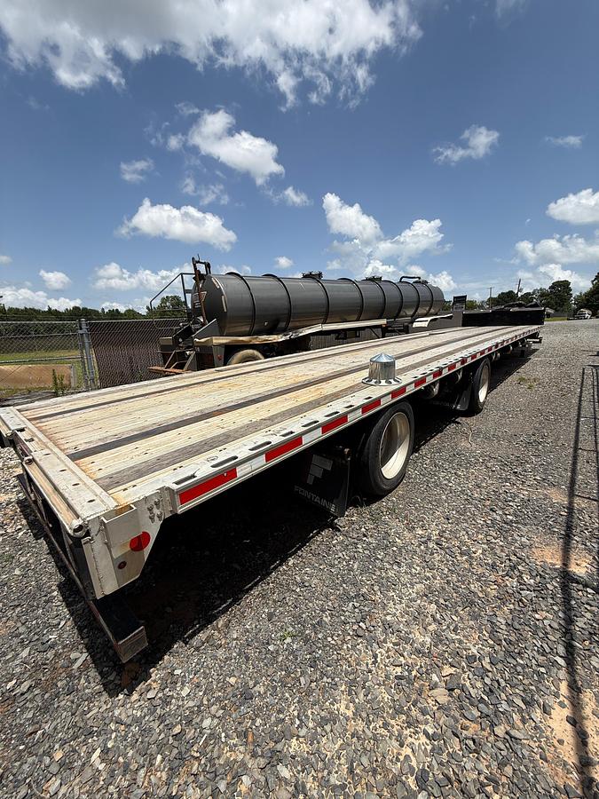 Used 2022 Fontaine Step Deck