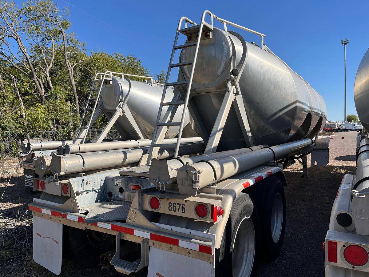 Used 2012 Heil 1040 Pneumatic Trailers