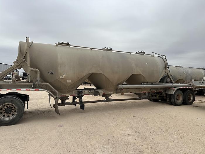 Used 2011 Heil Pneumatic Trailer