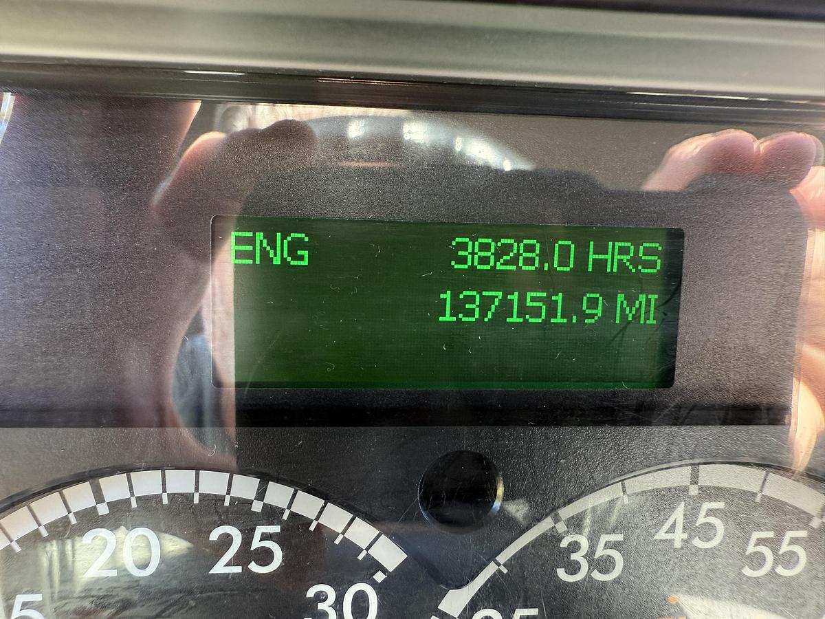 Used 2021 Freightliner 26' M2