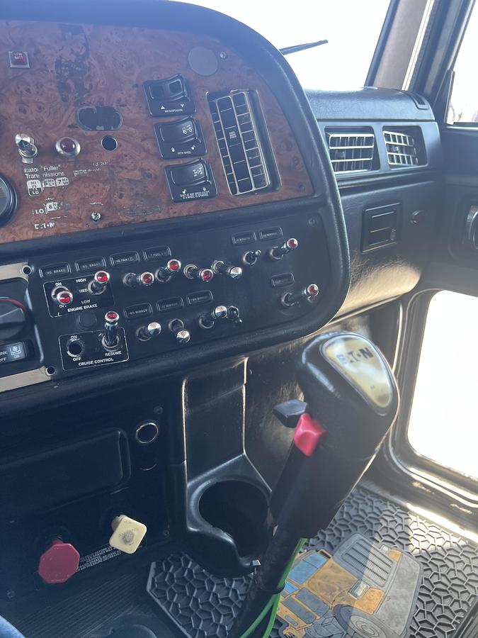 Used 2005 Peterbilt 379 EXHD