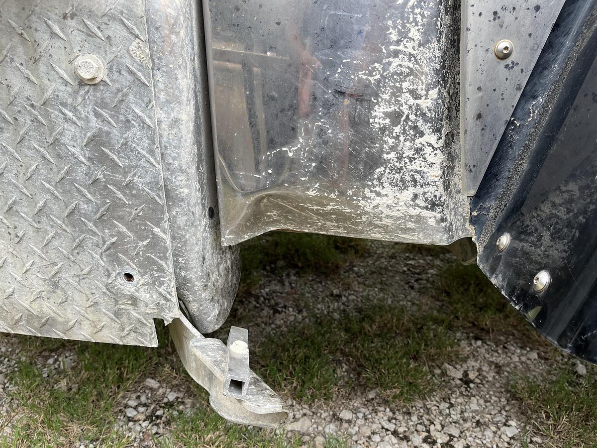 Used 2011 Freightliner Coronado 122SD Day Cab