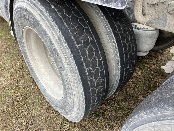 Used 1993 Peterbilt 379 Day Cab