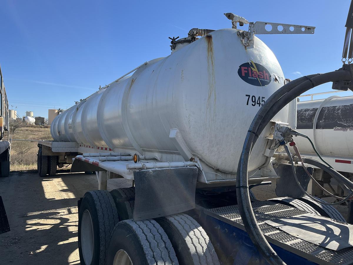 Used 2016 Troxell Vac Tank Trailer