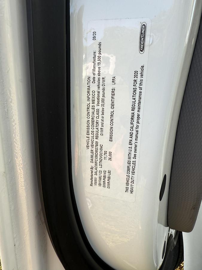 Used 2021 Freightliner 26' M2