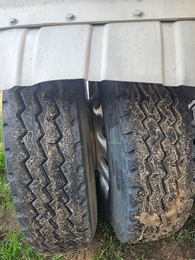 Used 2015 Vantage Pneumatic Trailer