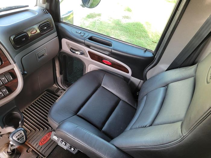 Used 2023 Peterbilt 389