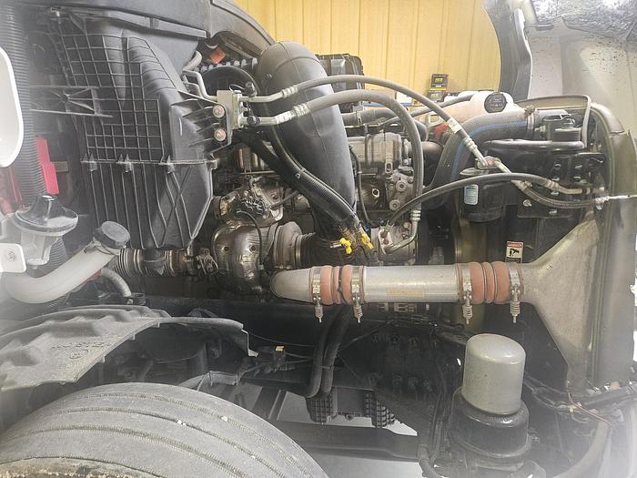 Used 2024 Freightliner Cascadia PT126 Sleeper