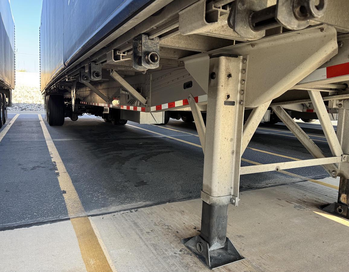 Used 2018- 50' Reitnouer Max Lite All Aluminum W/Rolling Tarp System & Front Lift Axle