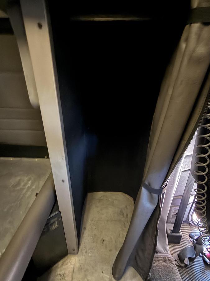 Used 2005 Peterbilt 379 EXHD Sleeper