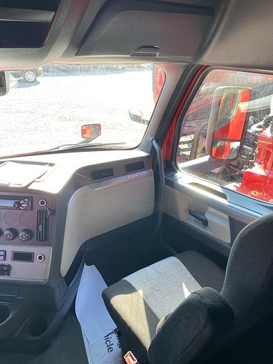 Used 2021 Freightliner PT126