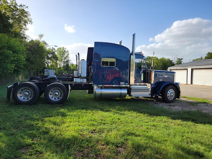 Used 2023 Peterbilt 389