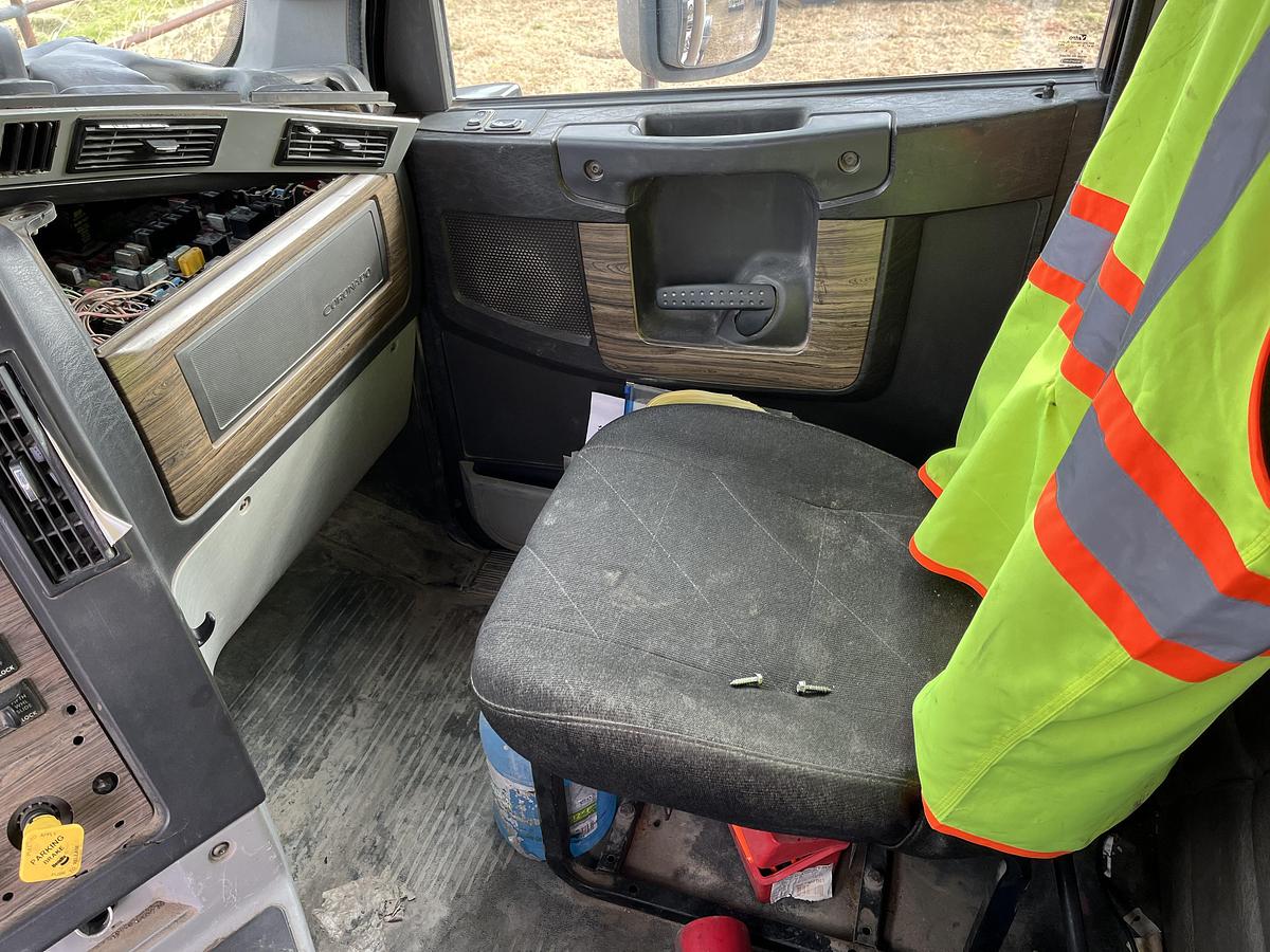 Used 2011 Freightliner Coronado 122SD Day Cab