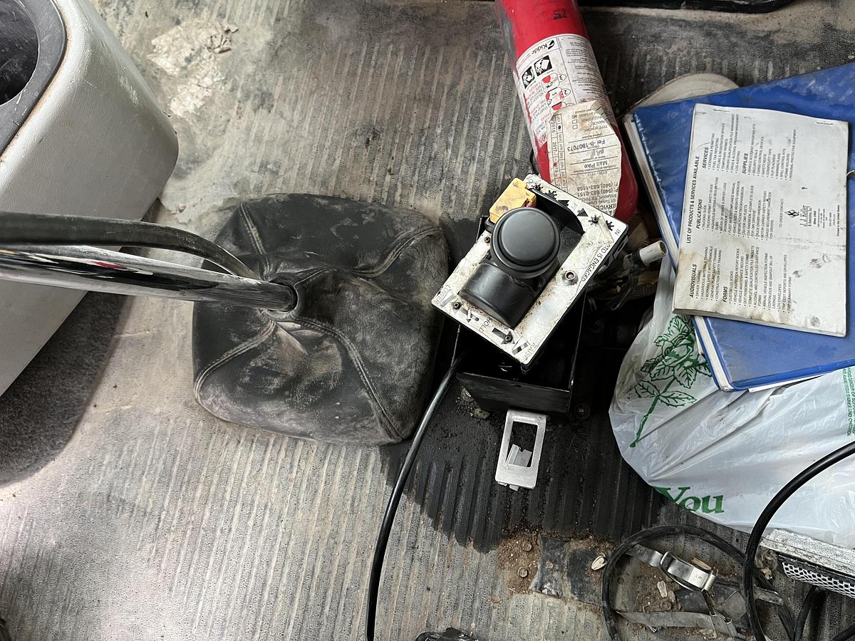 Used 2011 Freightliner Coronado 122SD Day Cab