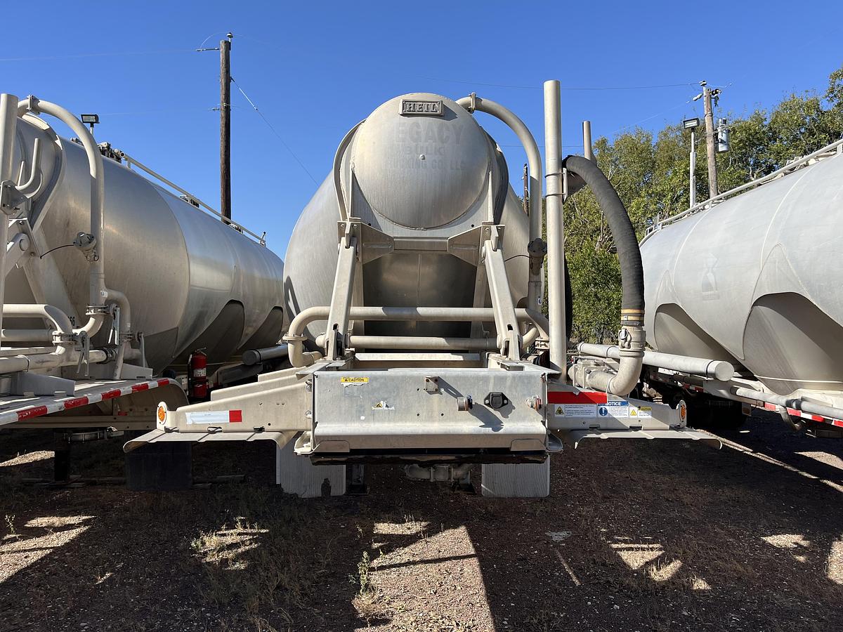 Used 2012 Heil 1040 Pneumatic Trailers