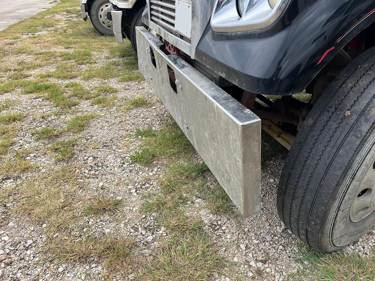 Used 2011 Freightliner Coronado 122SD Day Cab