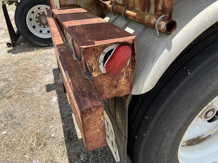 Used 1980 Heil Pneumatic Trailer