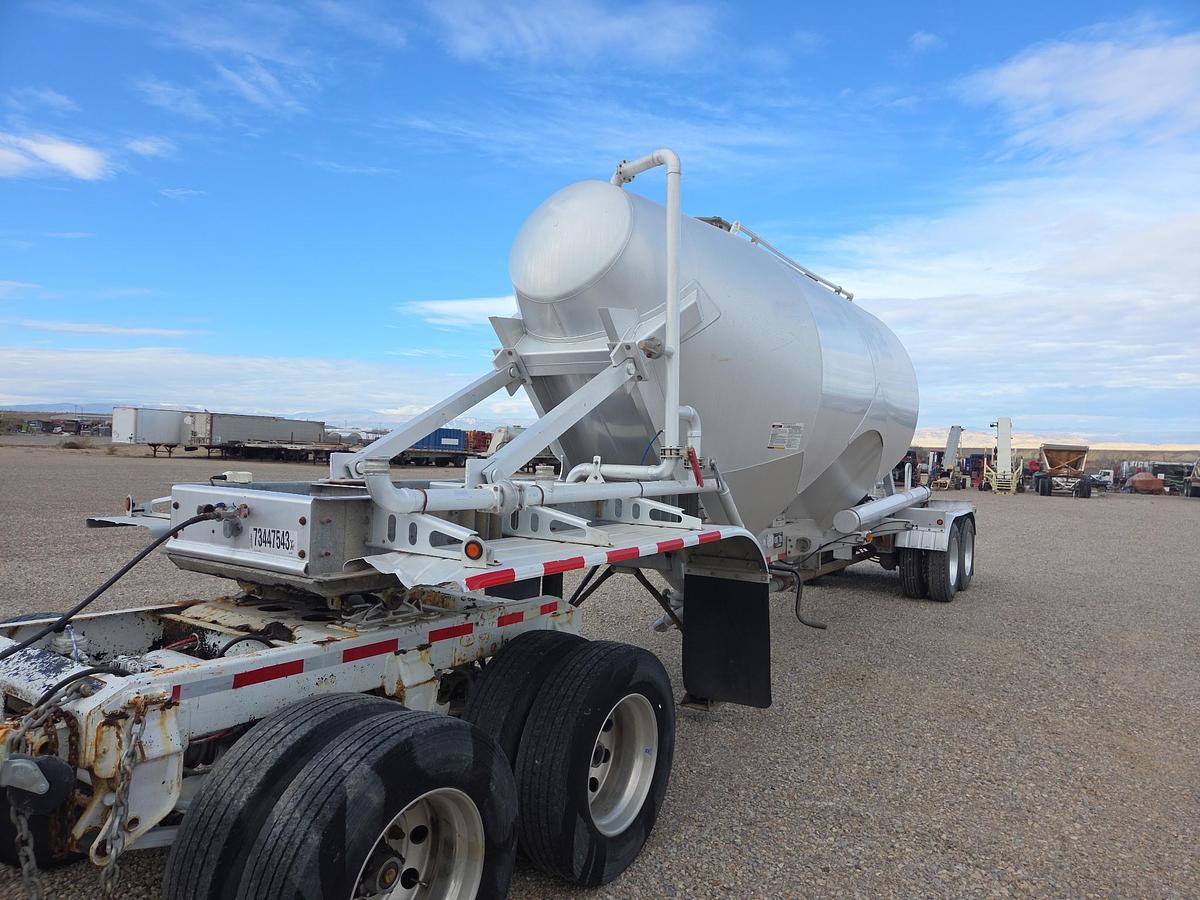 Used 2020 Southern Weld Pneumatic Trailers