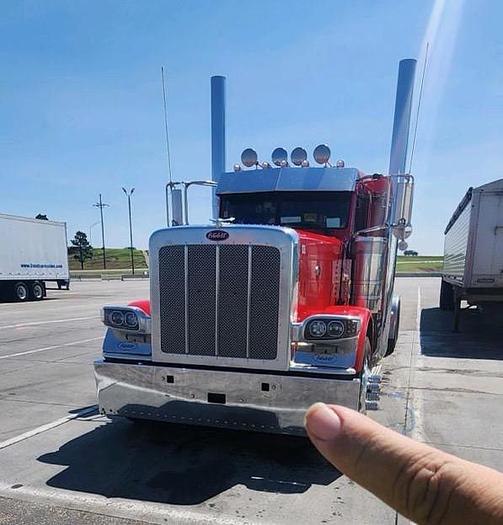 Used 2022 Peterbilt 389 Sleeper