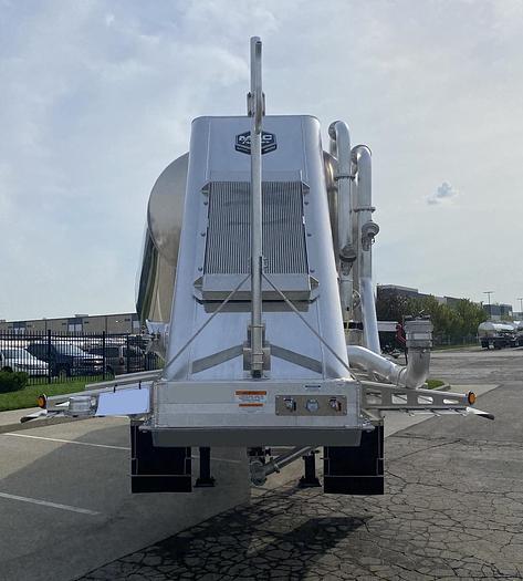 2024 Mac Vacuum Pneumatic Trailer