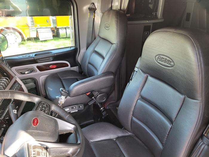 Used 2023 Peterbilt 389