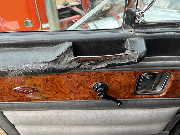 Used 1993 Peterbilt 379 Day Cab