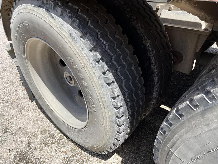 Used 2012 Mac 1050 cu.ft.