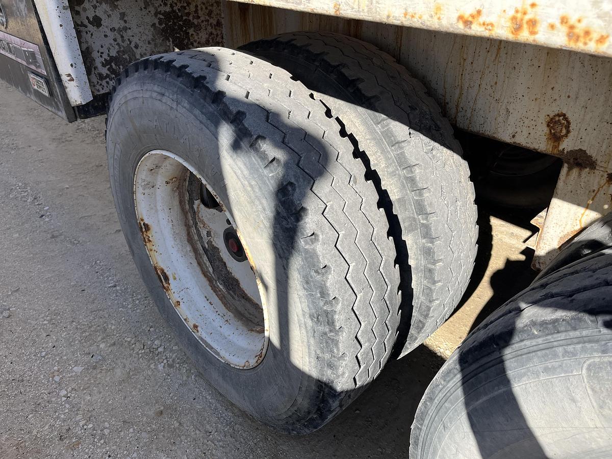 Used 2011 Dragon Vac Tank Trailers