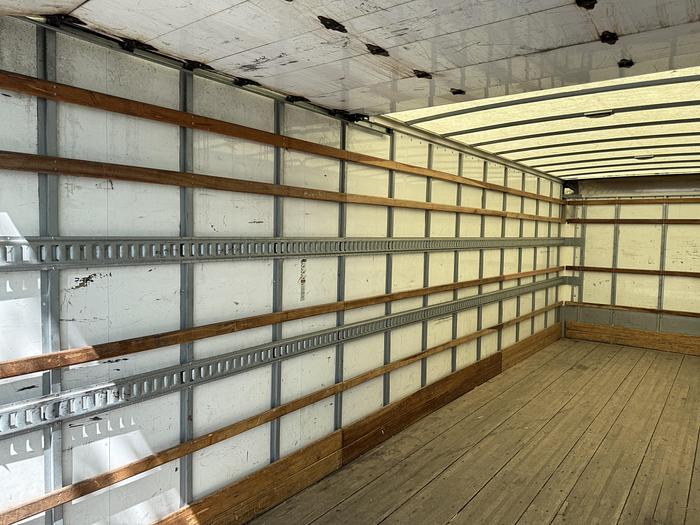 Used 2019 Freightliner 26' M2