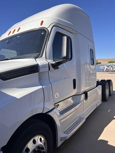 Used 2018 Freightliner Cascadia 125