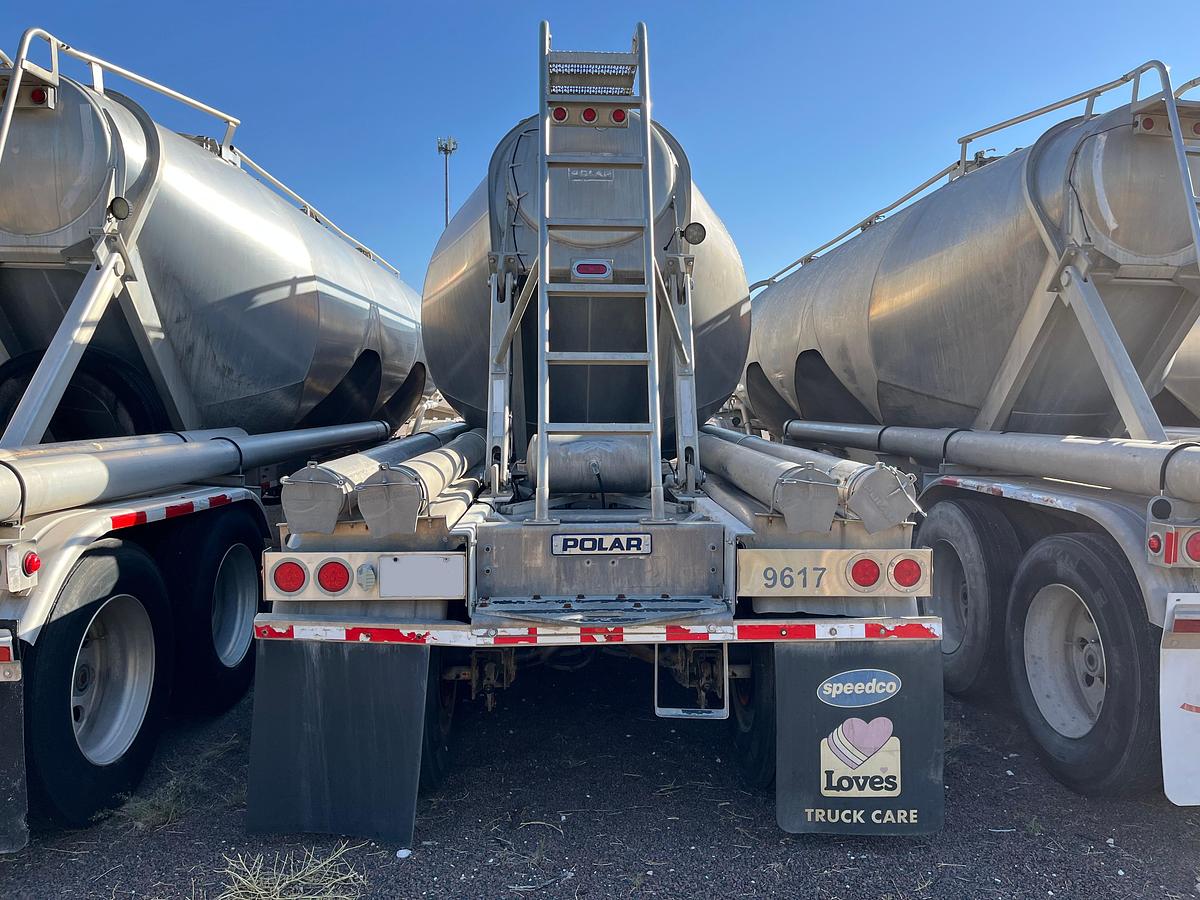 Used 2011 Polar Pneumatic Trailer