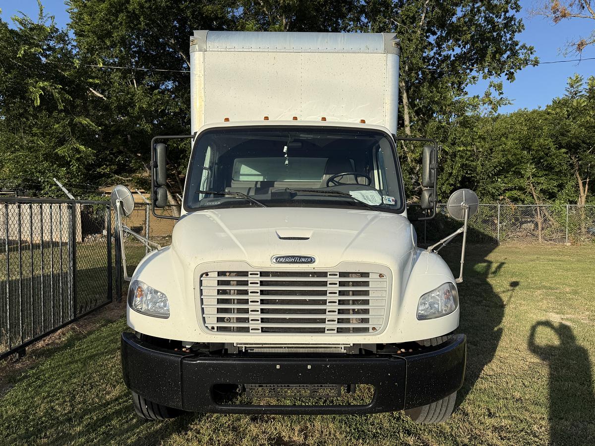 Used 2021 Freightliner 26' M2