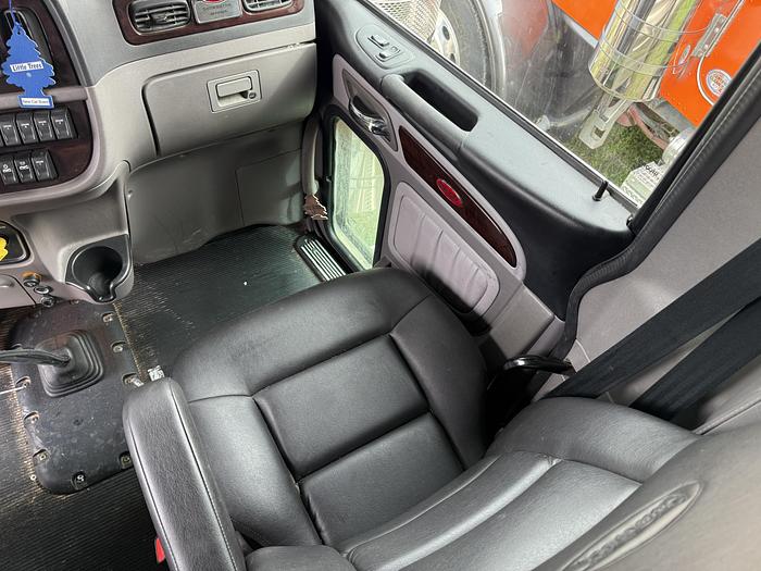 Used 2024 Peterbilt 389